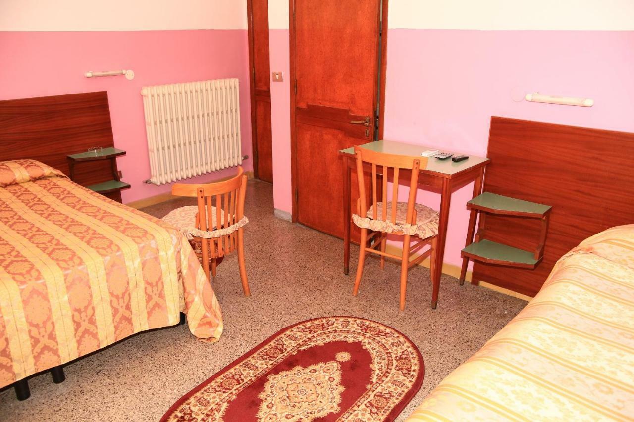 Hotel San Vincenzo Soverato Marina Bagian luar foto