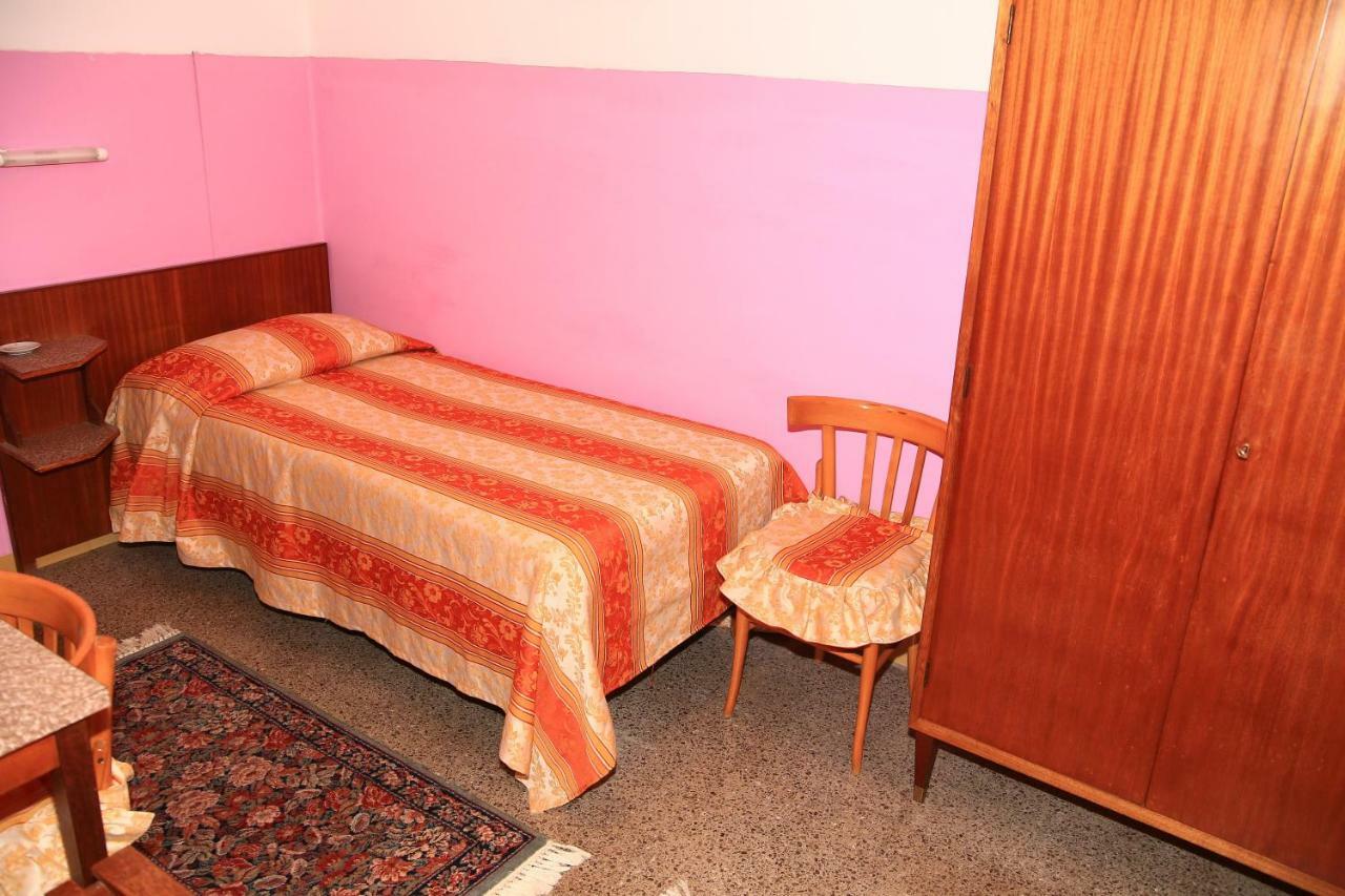 Hotel San Vincenzo Soverato Marina Bagian luar foto