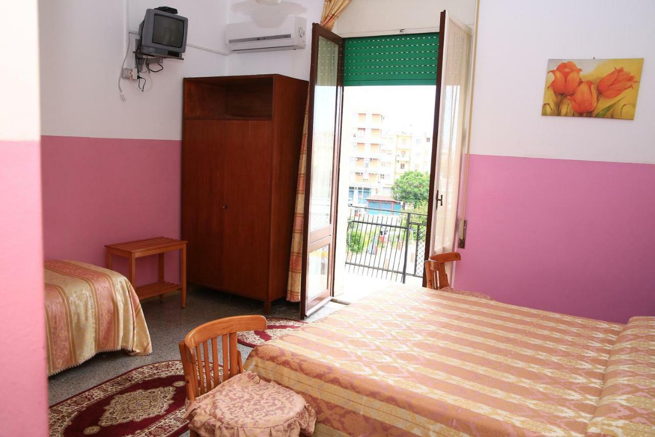 Hotel San Vincenzo Soverato Marina Bagian luar foto