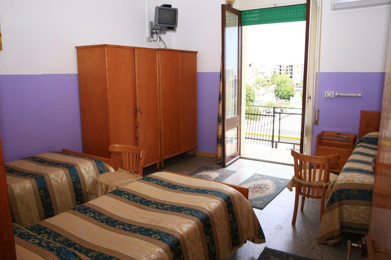 Hotel San Vincenzo Soverato Marina Bagian luar foto