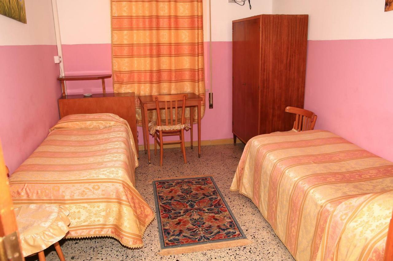 Hotel San Vincenzo Soverato Marina Bagian luar foto