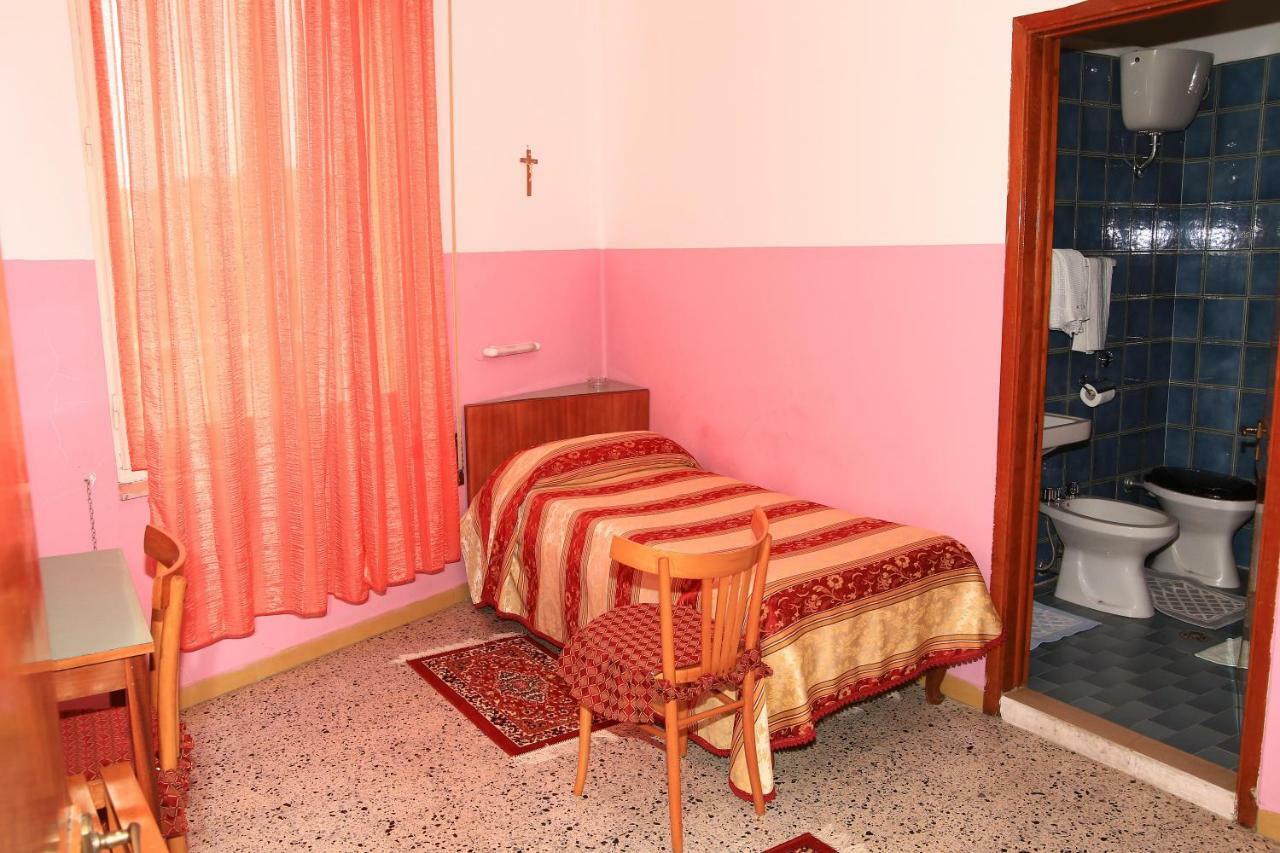 Hotel San Vincenzo Soverato Marina Bagian luar foto